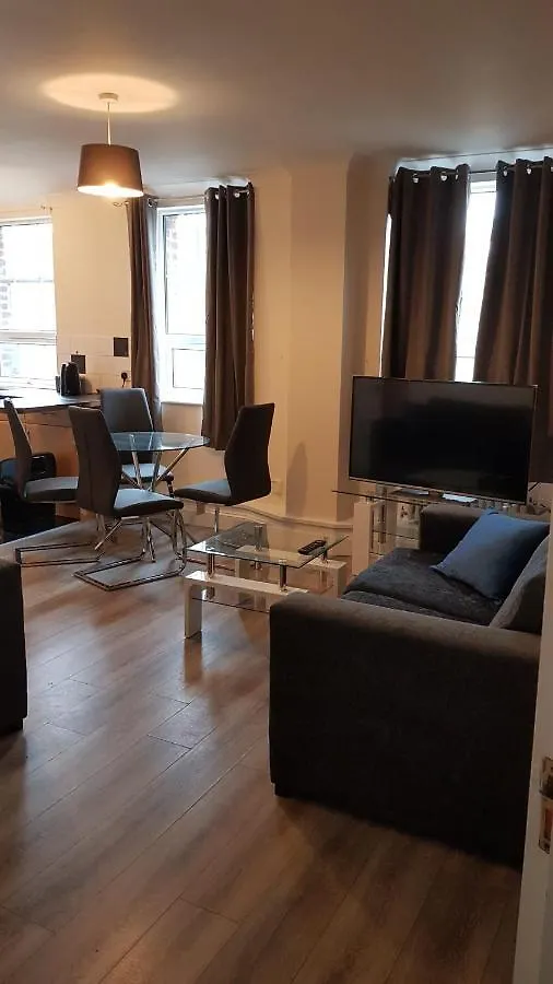 Atlantic Mansions 2 Bedroom Split Level Apartment Southampton