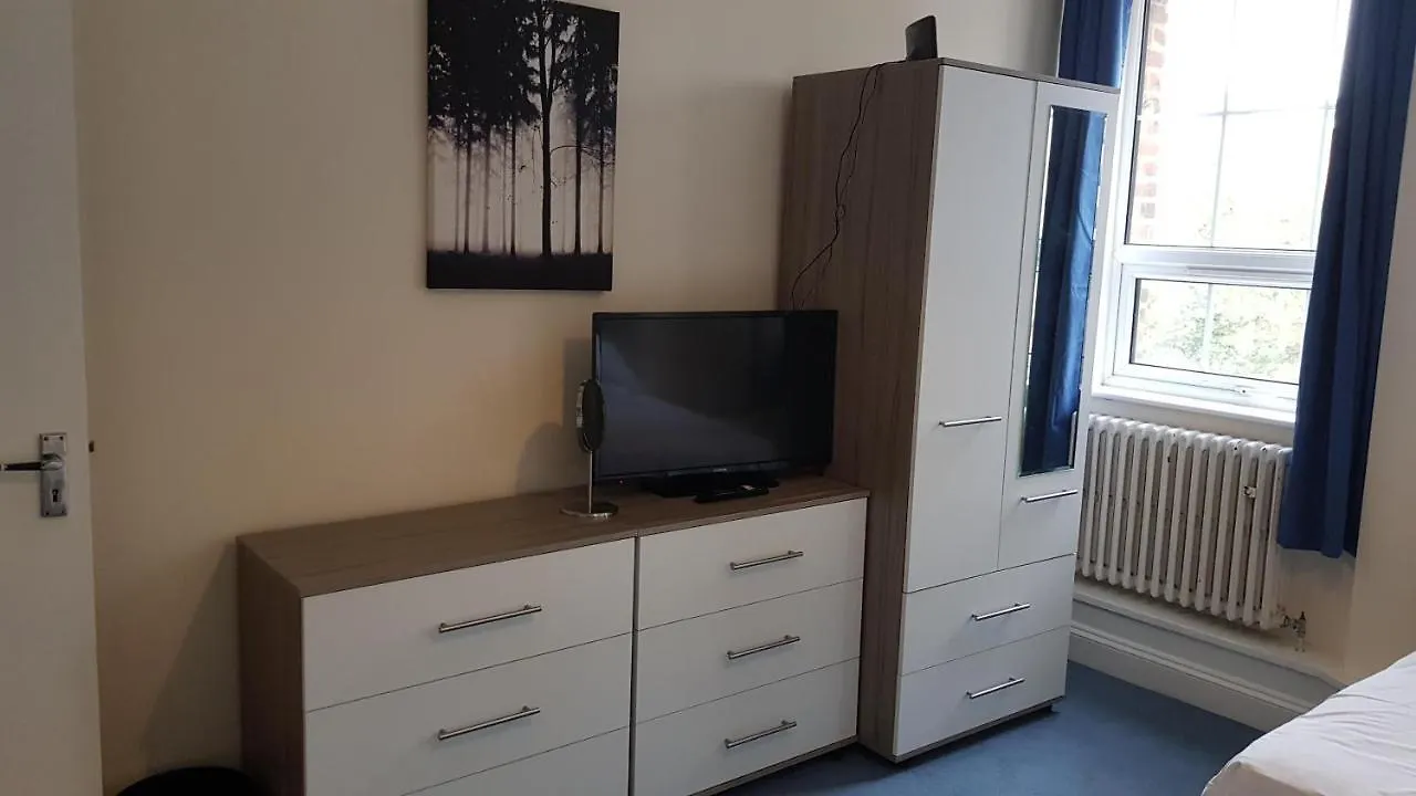 Atlantic Mansions 2 Bedroom Split Level Apartment Southampton 0*,  United Kingdom