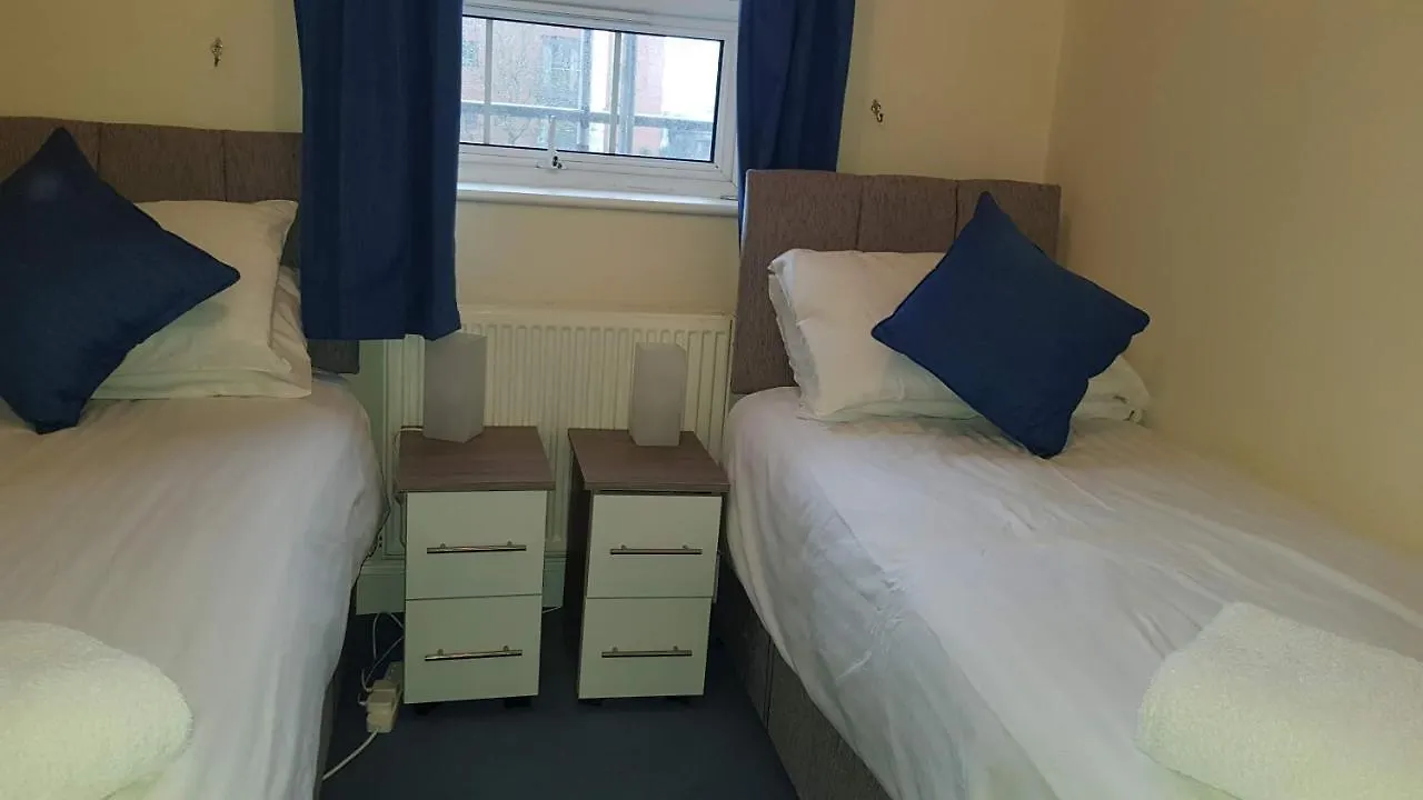 Atlantic Mansions 2 Bedroom Split Level Apartment Southampton